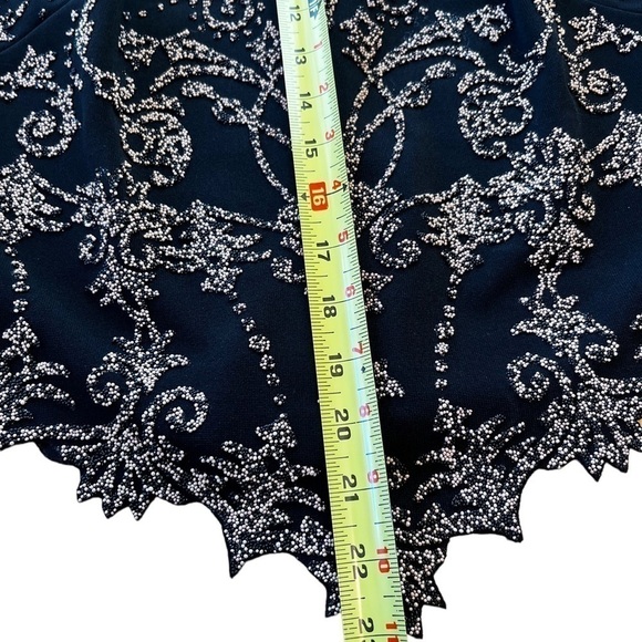 𝅺BELLESSA Vintage Fitted Blouse top EUC - Picture 7 of 11